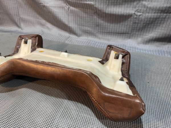 1983 Yamaha XVZ1200 Venture Royale Trunk Backrest Passenger Brown With Hardware - Image 9