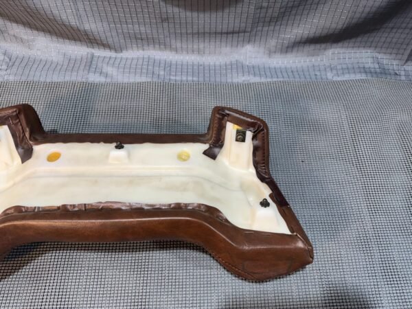 1983 Yamaha XVZ1200 Venture Royale Trunk Backrest Passenger Brown With Hardware - Image 10