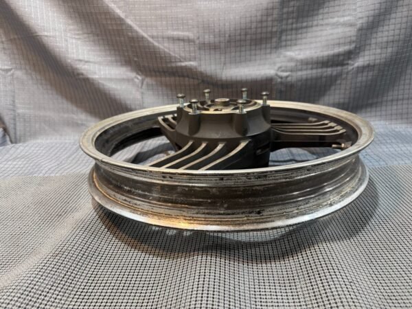 1983 YAMAHA VENTURE XVZ1200 FRONT WHEEL RIM - Image 9