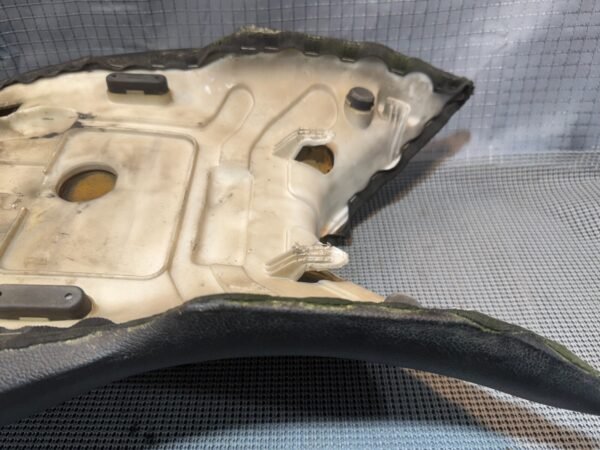 08-18 2009 Aprilia Shiver 750 SL750 Main Rider & Passenger Seat Saddle DAMAGED - Image 11