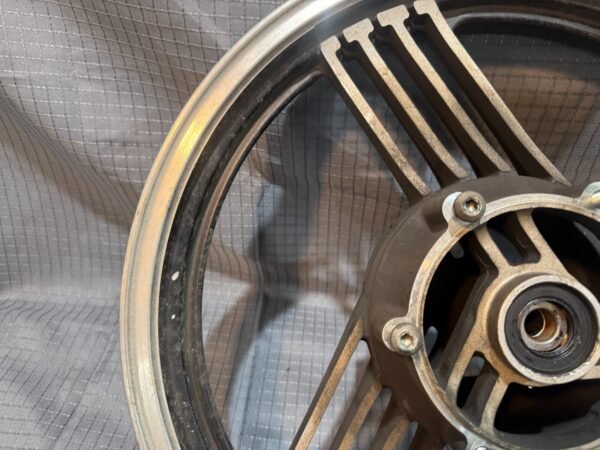 1983 YAMAHA VENTURE XVZ1200 FRONT WHEEL RIM - Image 12