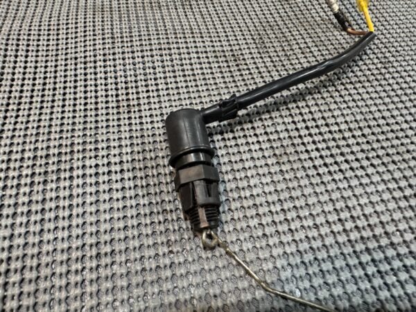 1983 YAMAHA VENTURE 1200 REAR BRAKE SENSOR - Image 6