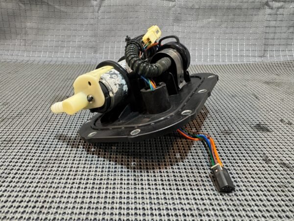 2016-2017 Victory MAGNUM Fuel Gas Petrol Pump Sending Unit - Image 2