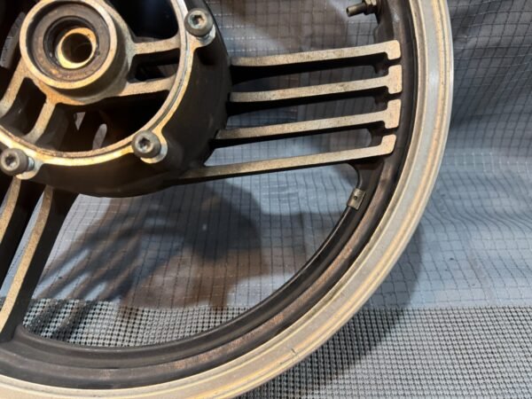 1983 YAMAHA VENTURE XVZ1200 FRONT WHEEL RIM - Image 14