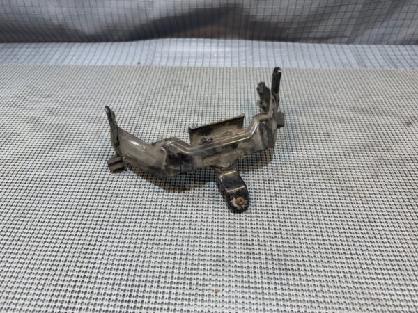 ⭐ 1983 Yamaha Venture XVZ1200 XVZ12 Y732' front mount bracket - Image 2