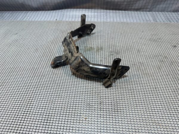 ⭐ 1983 Yamaha Venture XVZ1200 XVZ12 Y732' front mount bracket - Image 3