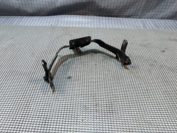 ⭐ 1983 Yamaha Venture XVZ1200 XVZ12 Y732' front mount bracket - Image 4