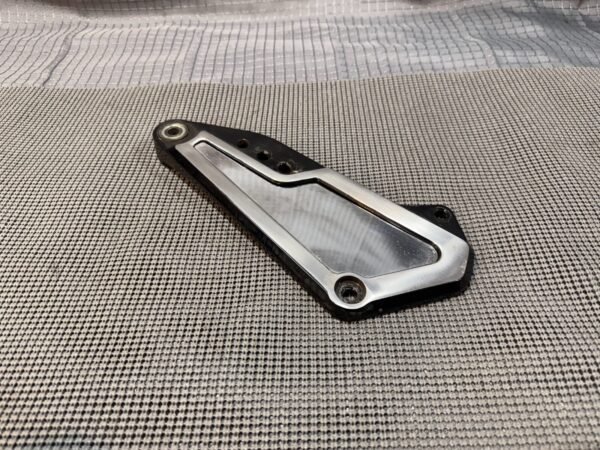 ⭐YAMAHA VENTURE ROYAL XVZ1200 XVZ 1200 RIGHT REAR FOOTPEG FOOT PEG BRACKET MOUNT - Image 4