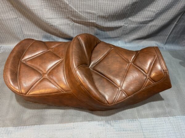 1983 Yamaha Venture 1200 Royale Seat Brown With Hardware - Image 2