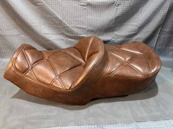 1983 Yamaha Venture 1200 Royale Seat Brown With Hardware - Image 3