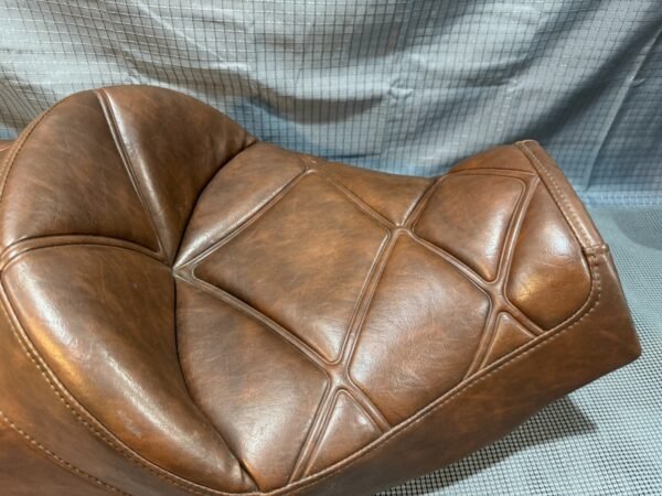 1983 Yamaha Venture 1200 Royale Seat Brown With Hardware - Image 11