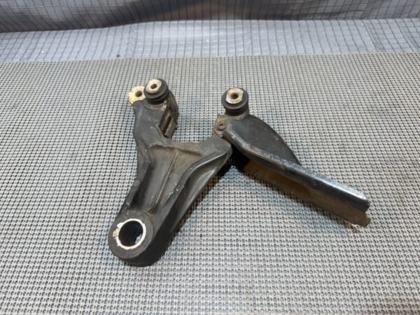 ⭐ 1981 Honda cb900c 900 custom rear brake caliper bracket mount holder GL1100 - Image 2