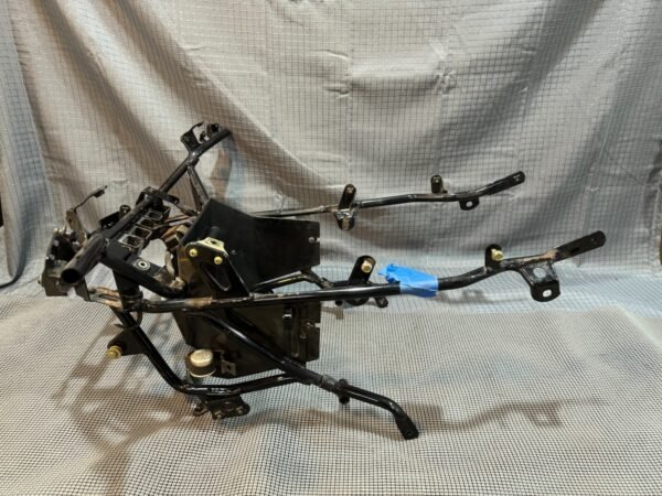 1983 Yamaha XVZ1200 XVZ12 Venture Y121-1 Front Frame Mount Bracket