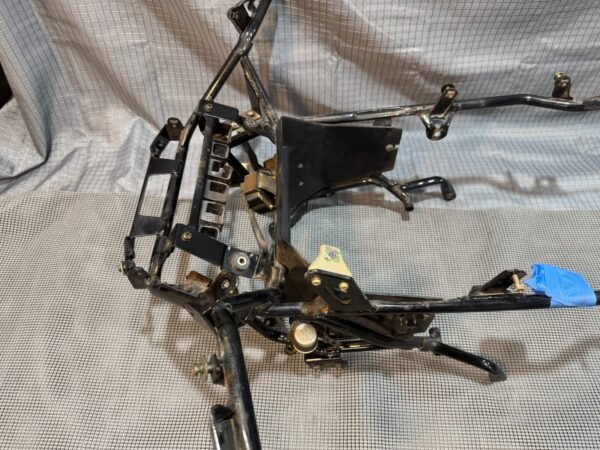 1983 Yamaha XVZ1200 XVZ12 Venture Y121-1 Front Frame Mount Bracket - Image 2