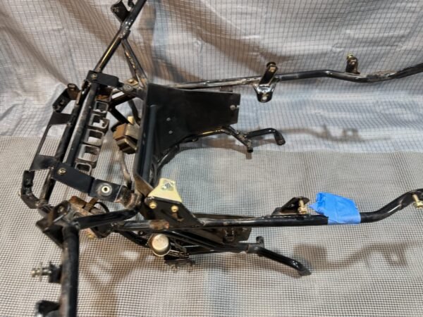 1983 Yamaha XVZ1200 XVZ12 Venture Y121-1 Front Frame Mount Bracket - Image 3