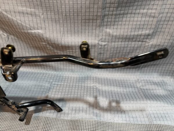 1983 Yamaha XVZ1200 XVZ12 Venture Y121-1 Front Frame Mount Bracket - Image 9
