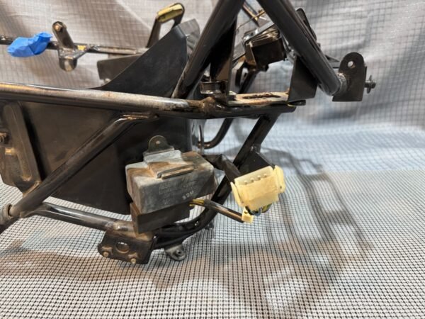 1983 Yamaha XVZ1200 XVZ12 Venture Y121-1 Front Frame Mount Bracket - Image 17