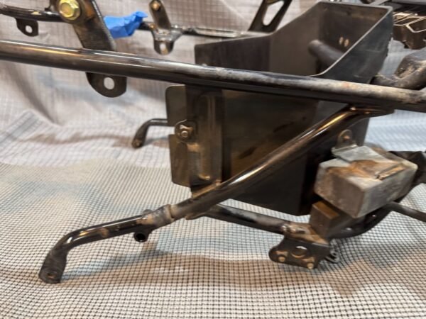 1983 Yamaha XVZ1200 XVZ12 Venture Y121-1 Front Frame Mount Bracket - Image 18