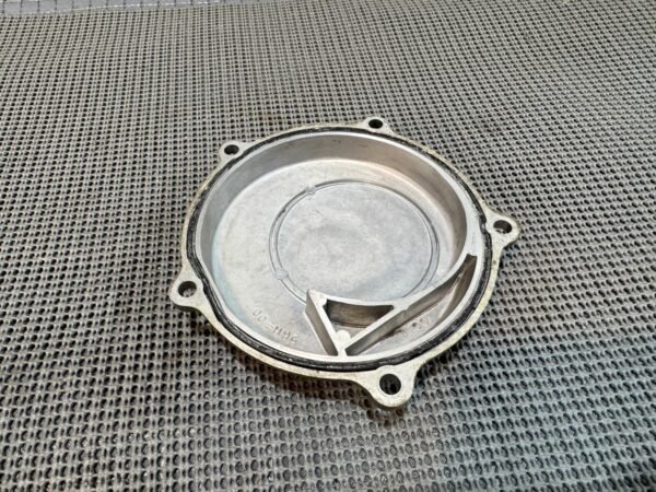 1983 YAMAHA VENTURE XVZ1200 ENGINE WATER COOLANT PUMP COVER - Image 5