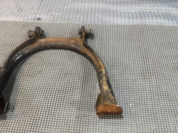 1983 Yamaha Venture XVZ1200 XVZ 1200 centerstand center stand prop spring - Image 2
