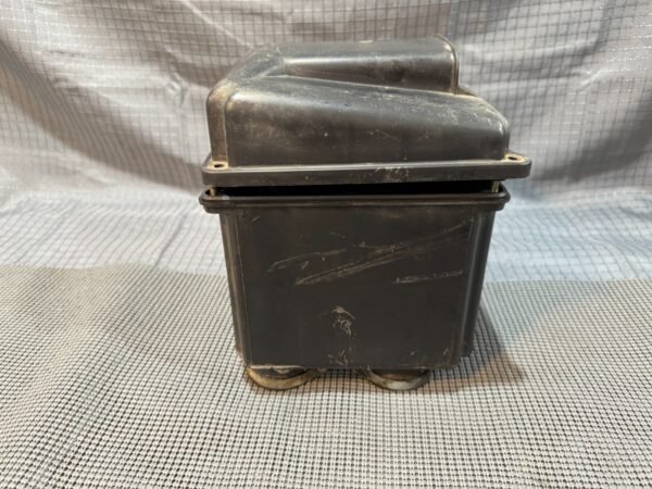 1983 YAMAHA Venture Royale XVZ1200 XVZ 1200 Air Cleaner Filter Housing Box - Image 4