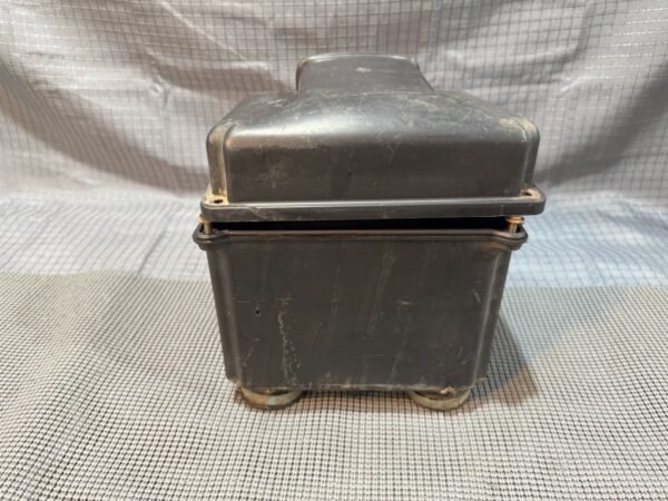 1983 YAMAHA Venture Royale XVZ1200 XVZ 1200 Air Cleaner Filter Housing Box - Image 7