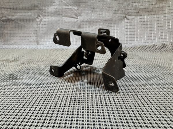 2016-2017 Victory MAGNUM Air Control Valve Mount Bracket - Image 3