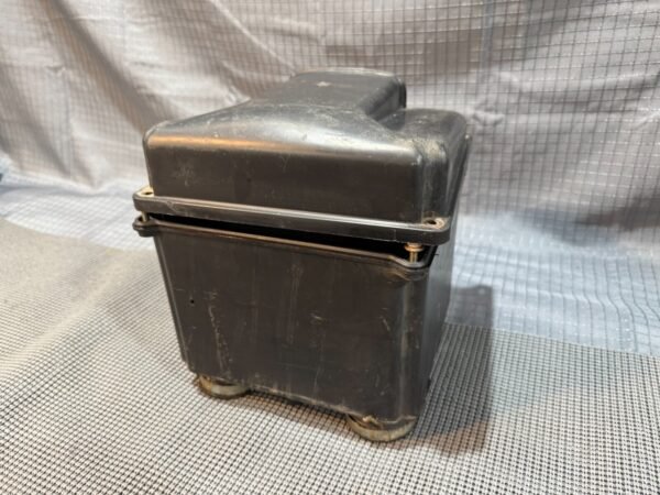 1983 YAMAHA Venture Royale XVZ1200 XVZ 1200 Air Cleaner Filter Housing Box - Image 8