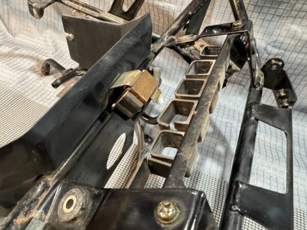 1983 Yamaha XVZ1200 XVZ12 Venture Y121-1 Front Frame Mount Bracket - Image 22